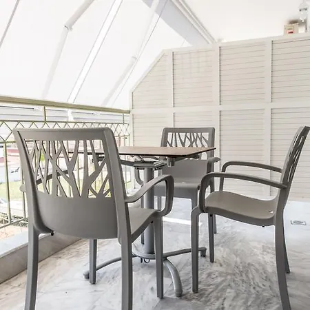 Melissanthi * Paralia Dionisiou