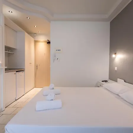 Melissanthi * Paralia Dionisiou