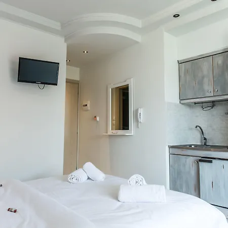 Melissanthi فندق باراليا ديونيسيو