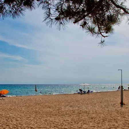 Melissanthi فندق