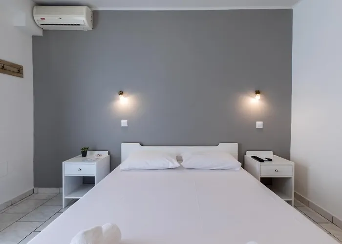 Melissanthi * Paralia Dionysiou